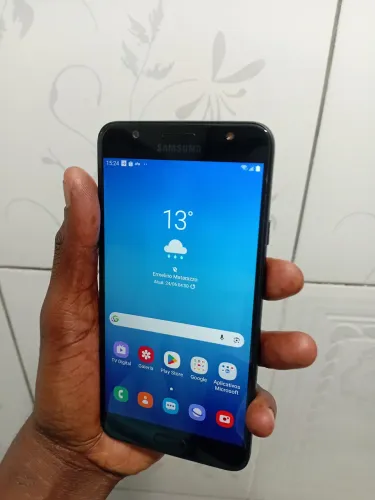 Vendo j7prime2 32g semi novo tudo ok chama