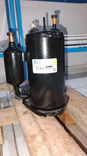 COMPRESSOR ROTATIVO 9/12000 BTU 220V GAS R410A MOD RG145-ER-273