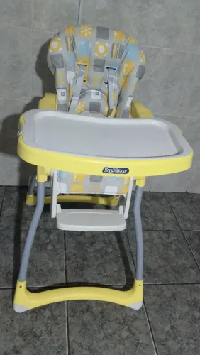 Cadeira de alimentação Burigotto reclinável de 0 a 15 kg .