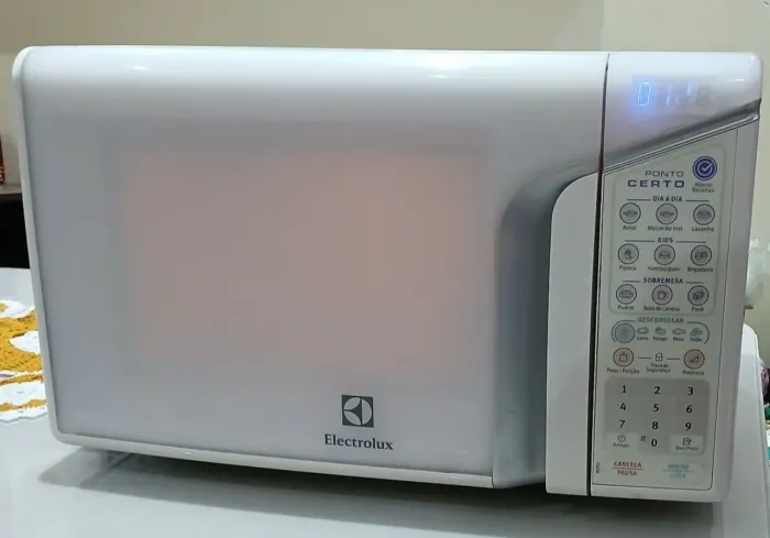 MICRO-ONDAS ELECTROLUX 31L 