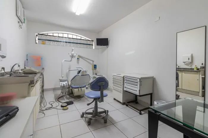 Casa comercial na Rua Tutóia, 272 - sala 6 15 m²