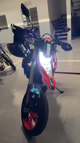 Ducati hypermotard 698