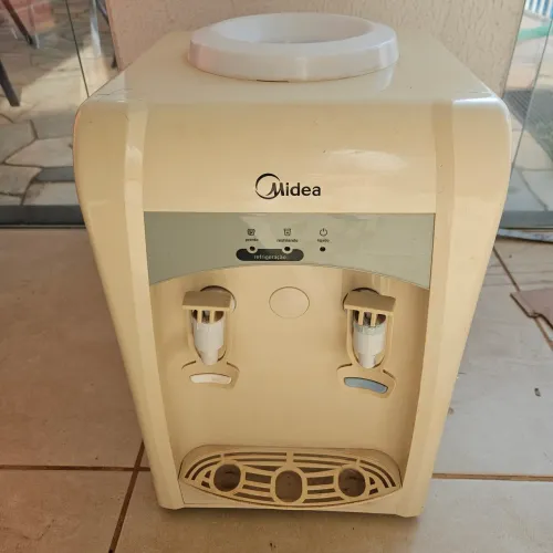 Bebedouro Midea. 127V