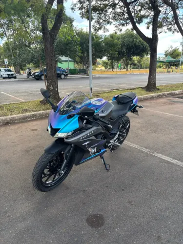 Yamaha R15 camaleão 2025