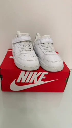 Tênis branco Nike infantil 24