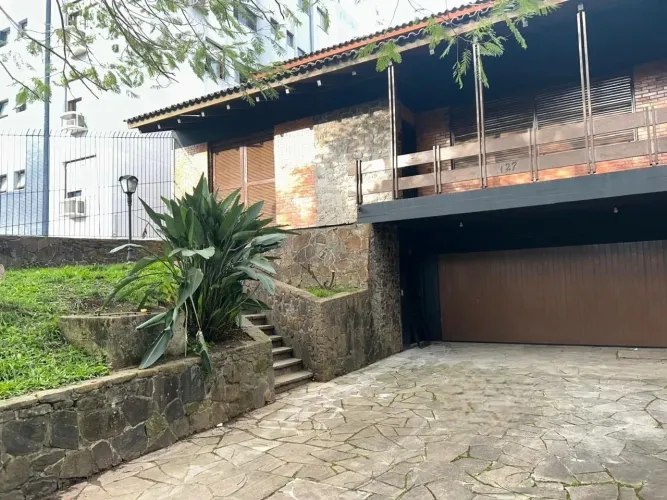 Casa Comercial para alugar com 420m² e 4 vagas no Chácara das Pedras