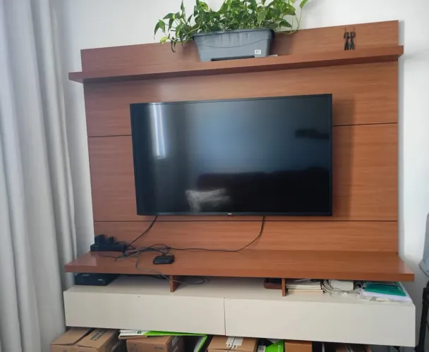 PAINEL COM NICHO DETALHES EM LACA.