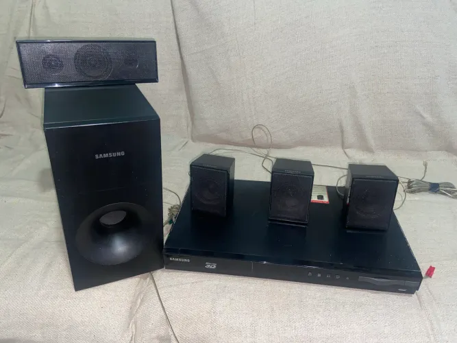 Home theater Samsung Blu-Ray 3D 5.1 - 500 RMS MODELO HT-E3500.