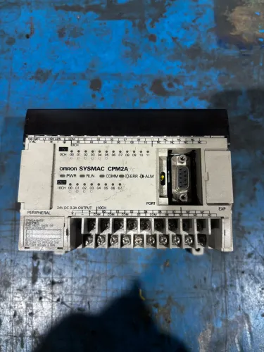CLP Omron Sysmac CPM2A - CPM2A-20CDR-A Usado