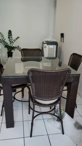 Mesa de fibra, e vidro.