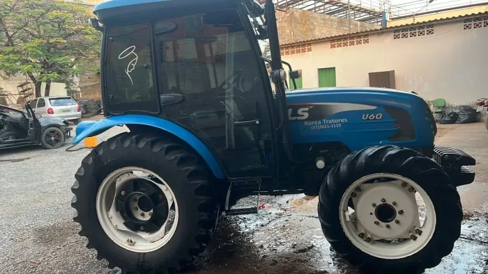 Trator LS U60