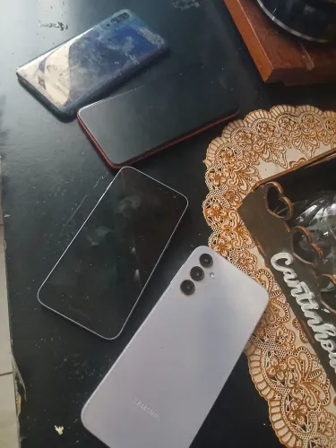 Vendo 4 aparelho Samsung