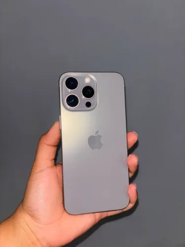 VENDO IPHONE 15 PRO MAX Titanium Natural