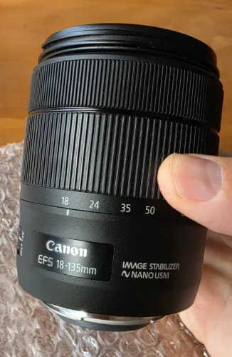 Lente Canon EF-S 18-135mm f/3.5-5.6 IS USM (Nano USM) - Seminova Impecável!