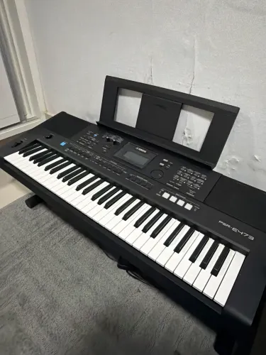 Teclado Arranjador Yamaha Psr E473 com Fonte