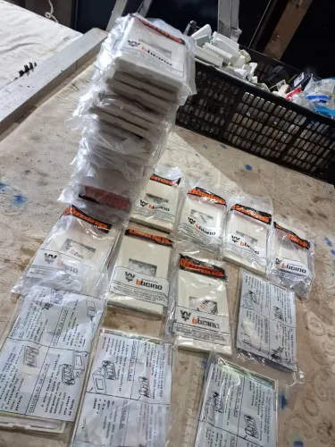 lote com 10 espelho para tomadas 