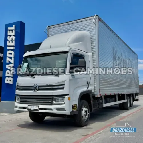 Vw 13.180 6x2 ano 2025 com apenas 85.000km