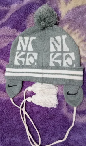 Kit 2 BONÉS / 1 Gorro / 2 Óculos de sol