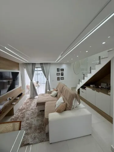 Casa duplex no Residencial Camila - Santíssimo, RJ: 2 quartos, 1 suíte, sala, 2 banheiros,