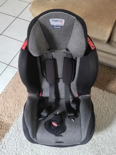 Cadeira Para Auto Burigotto Matrix Evolution K (0 a 25kg) - Bem conservada