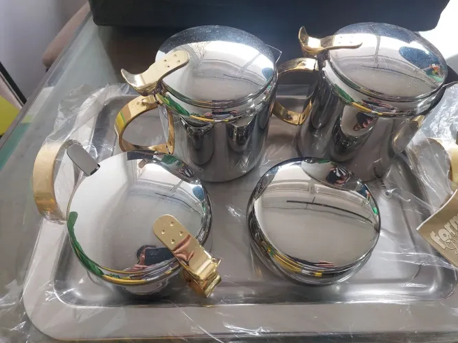 Jogo de cafe inox com alças douradas