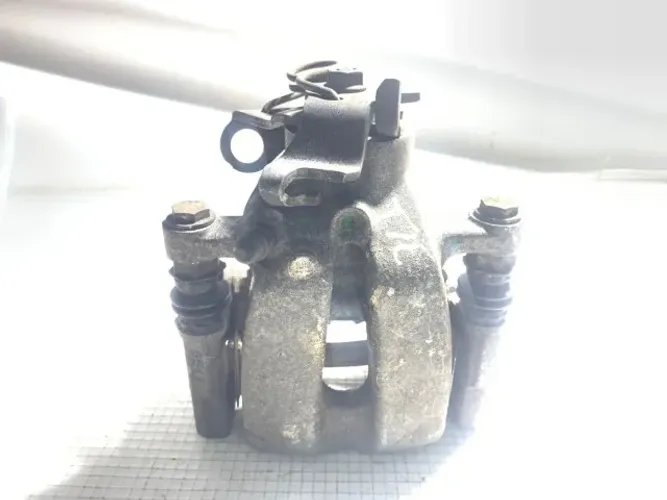 pinça de freio traseira esquerda fiat 500 1.4 2012/2013