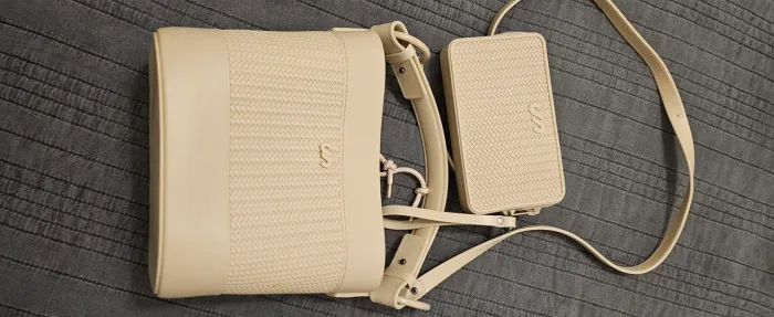 Bolsa emborrachada com bolsinha avulsa