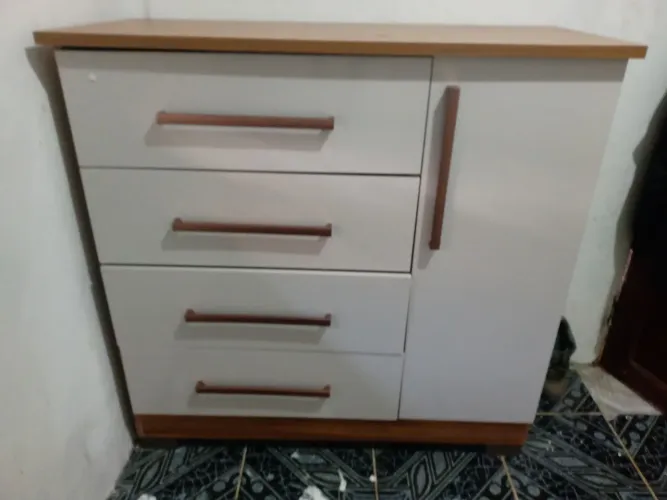 Cômoda em ótimas condições
