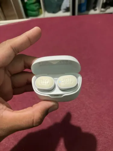 Fone De Ouvido Tune Buds 2 jbltbuds2wht Sem Fio jbl Branco R$ 200