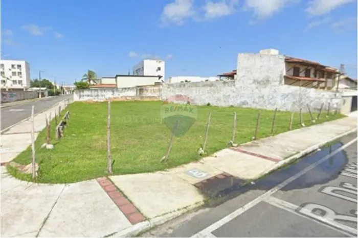 Terreno de 712m² na Atalaia Oportunidade para Investidores e Construtores!