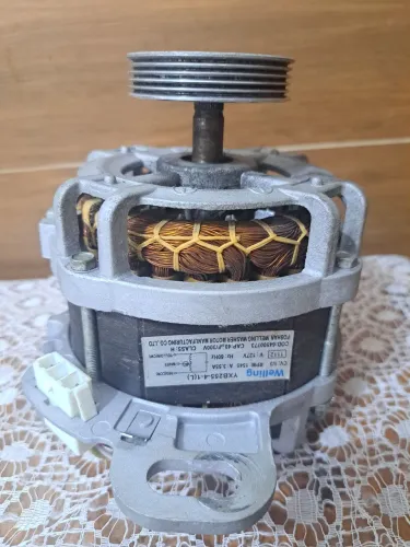 Motor máquina de lavar Electrolux 127v<br>Marca Welling.<br>Modelo YXB255-4-1(L)<br>
