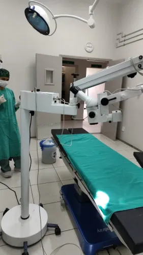 microscópio cirurgico ( oftalmologia, otorrino e veterinária)