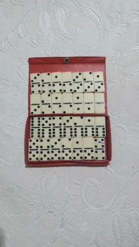 JOGO DE DOMINÓ ANTIGO