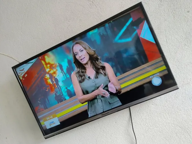Tv LCD, esmart.. 32 polegadas.. 