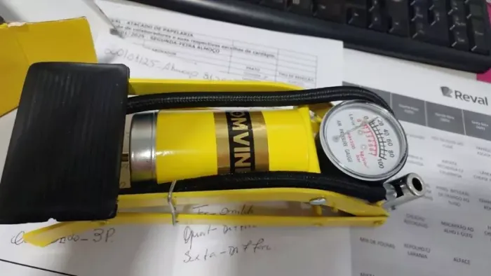 Bomba De Ar Com Pedal Alta Pressão Para Encher Pneu, Bicicleta e Bola