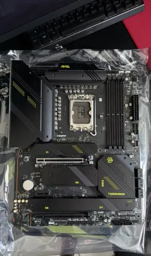 Placa mãe MSI MAG Z790 TOMAHAWK MAX WIFI