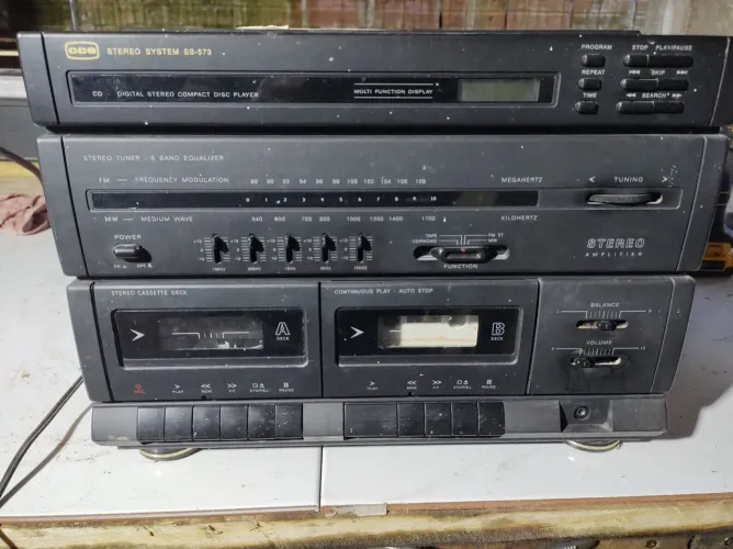 Aparelho 3 em 1 CCE funcionando somente o rádio