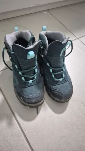 Bota proficial de trilha