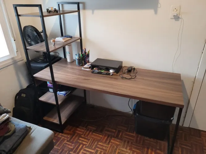 Mesa escritório com estante 1,50m