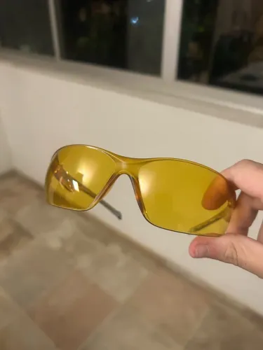 Óculos de corrida amarelo