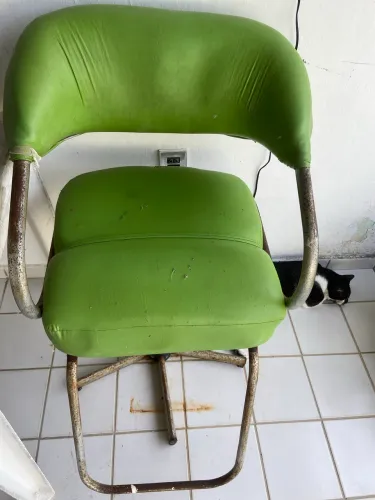 Pra vc q está iniciando na área de beleza vendo essa cadeira para reforma.