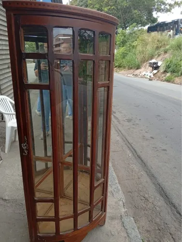 Cristaleira de canto antiga estilo Art Nouveau com espelho
