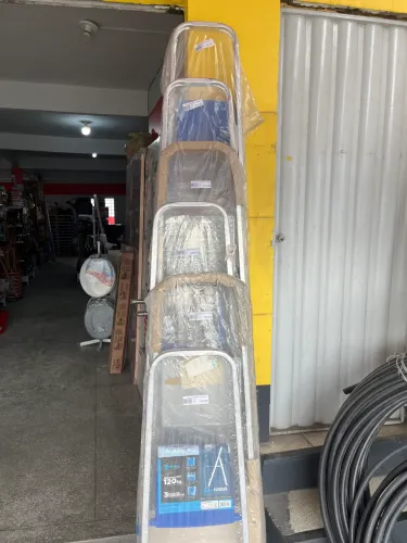 Escada de alumínio 