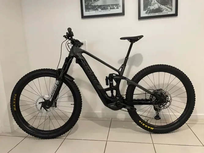 Exalt E-Trail Evo 2023, Cinza, Quadro de Carbono, Tam M (com Upgrades)