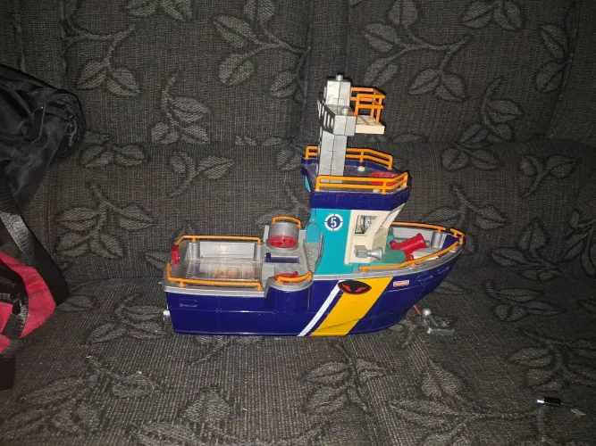 Barco de brinquedo