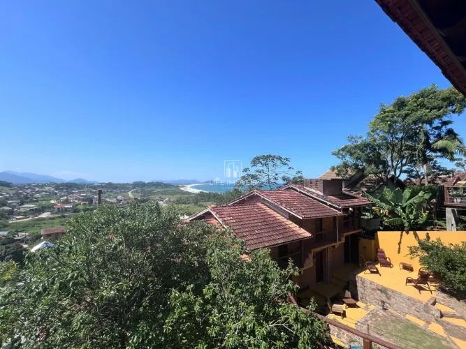 Pousada à venda em Garopaba/SC na Praia da Gamboa com 13 suítes e renda