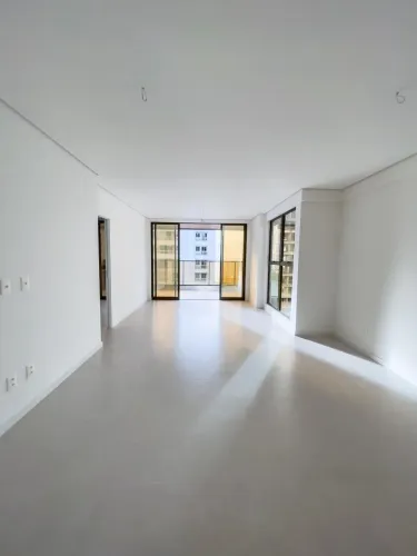VENDO APARTAMENTO QUARTIER 22