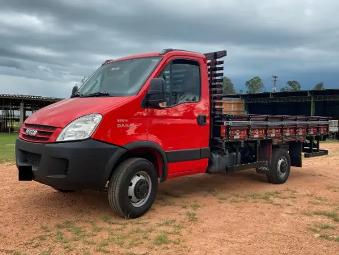 Iveco daily 35s14 carroceria 2012