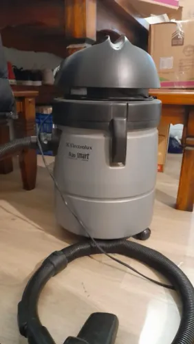 Aspirador de pó e água