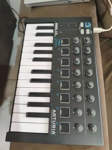 Controlador Midi Arturia Minilab Mkii Black 
